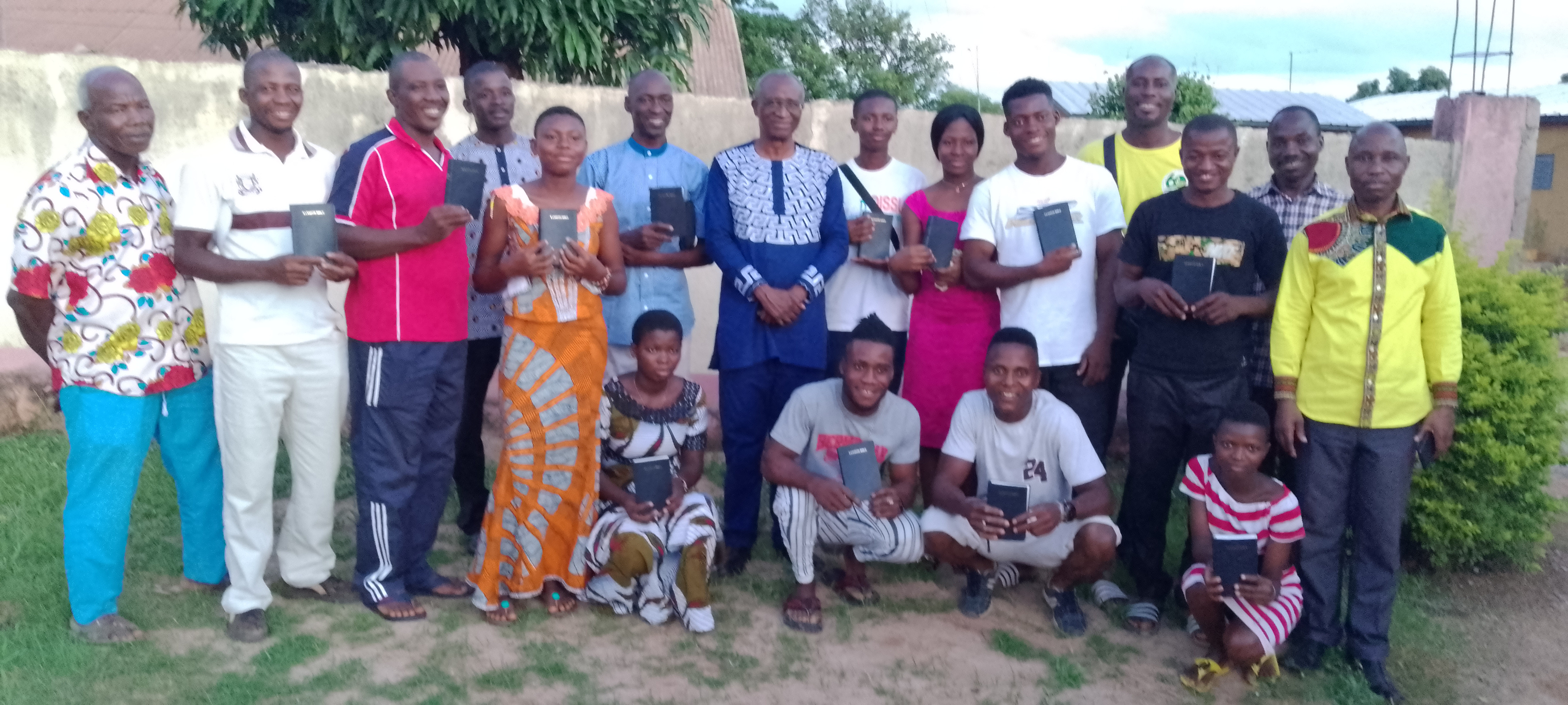 Distribution de Bibles à Korhogo